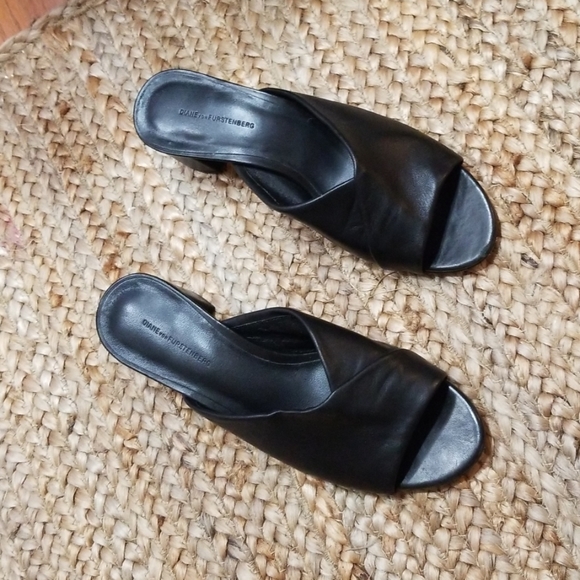 Diane Von Fursenburger Black Leather Block Heel - Picture 3 of 4